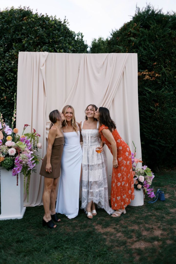 When your friends leave their little families at home and fly to Italy to be there for your big moment. 🥹