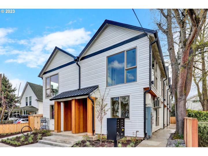 7560 N Berkeley Ave 1, Portland
