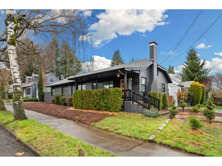 2135 SE Bybee Blvd, Portland