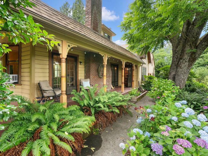 2405 SE Courtney Ave, Milwaukie