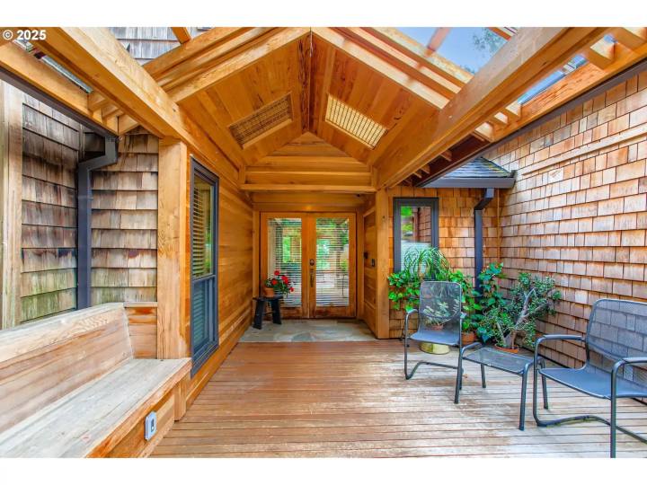 3902 SW Mount Adams Dr, Portland