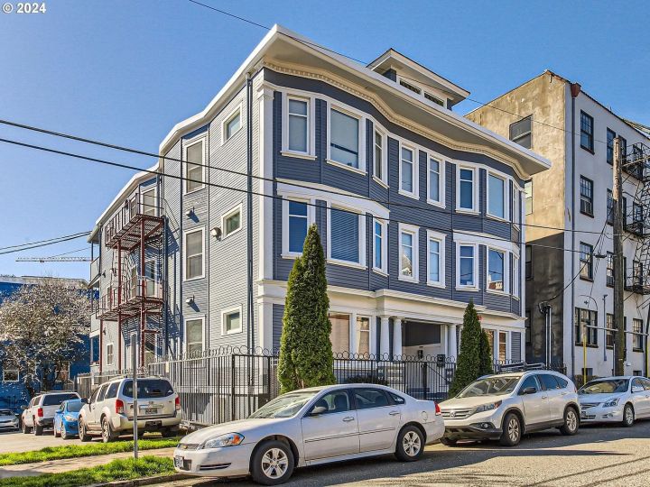 1714 NW Couch St APT 9, Portland