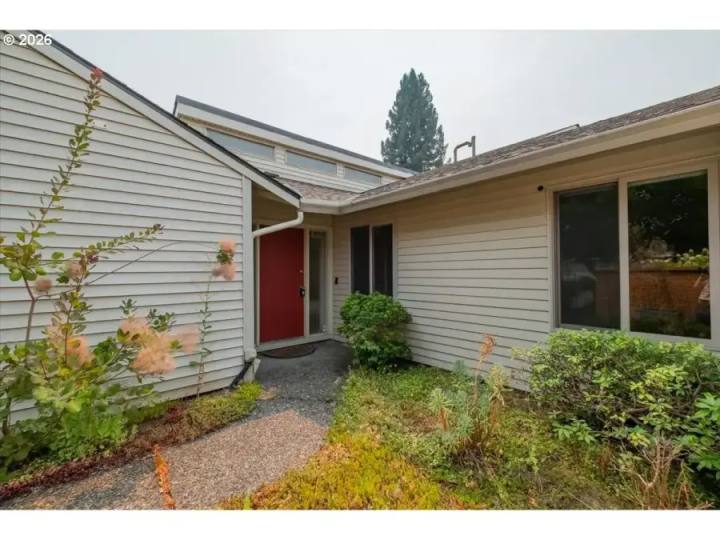 9480 SW LAKESIDE DR, Portland