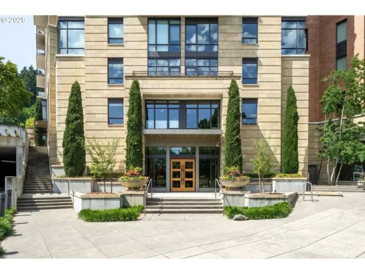 2351 NW WESTOVER RD #702, Portland