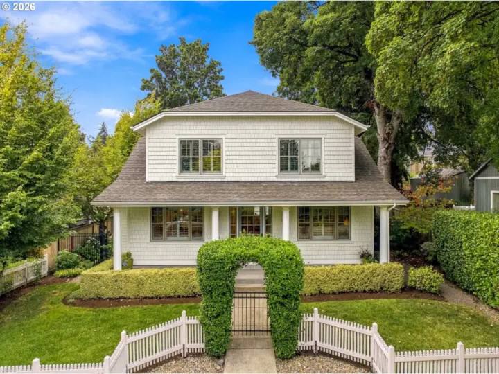 616 4TH ST, Lake Oswego