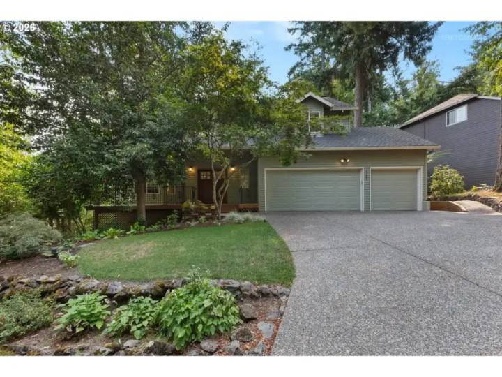 6523 SW MOONSHADOW CT, Portland