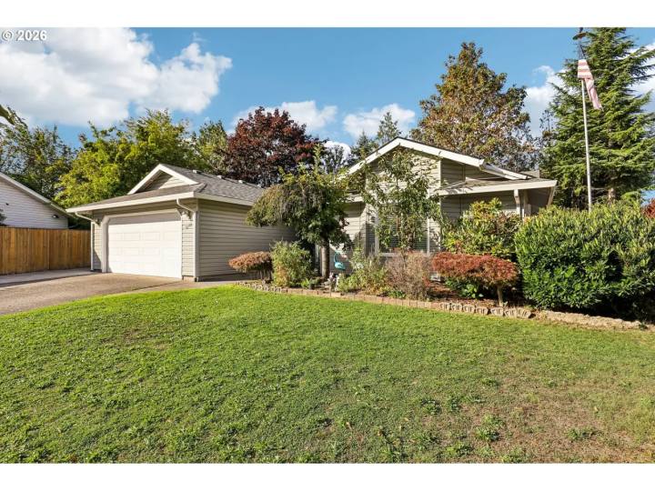 1218 SE Park Crest AVE, Vancouver