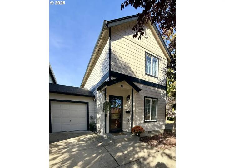 109 NW 8TH ST, Gresham
