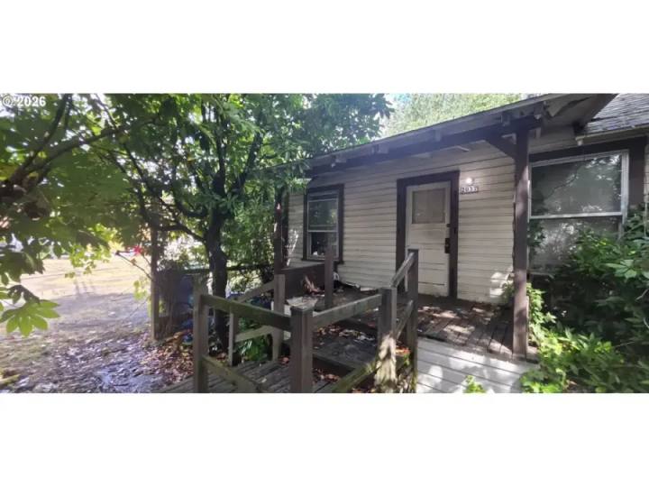 2037 E ST, Washougal