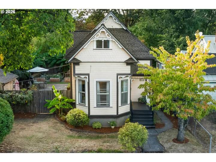 9027 N CHARLESTON AVE, Portland