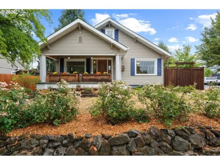 400 W 29TH ST, Vancouver