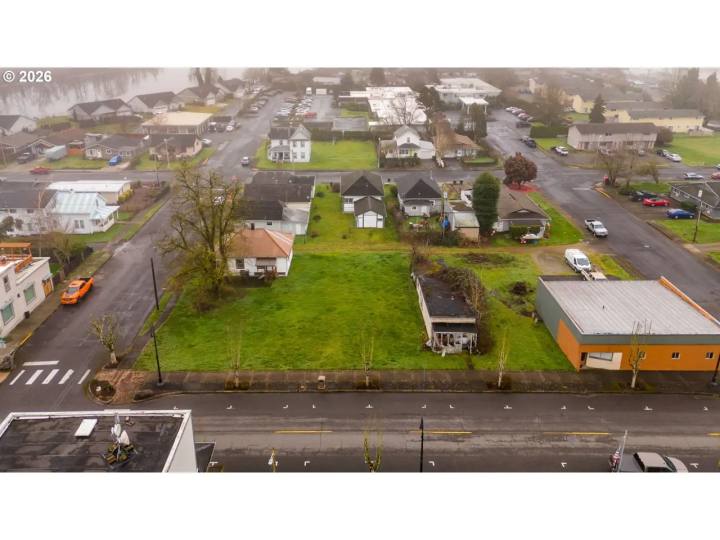 421 DAVIDSON AVE, Woodland