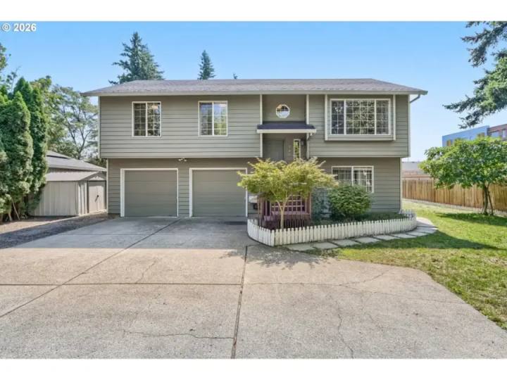 245 SE 193RD AVE, Portland