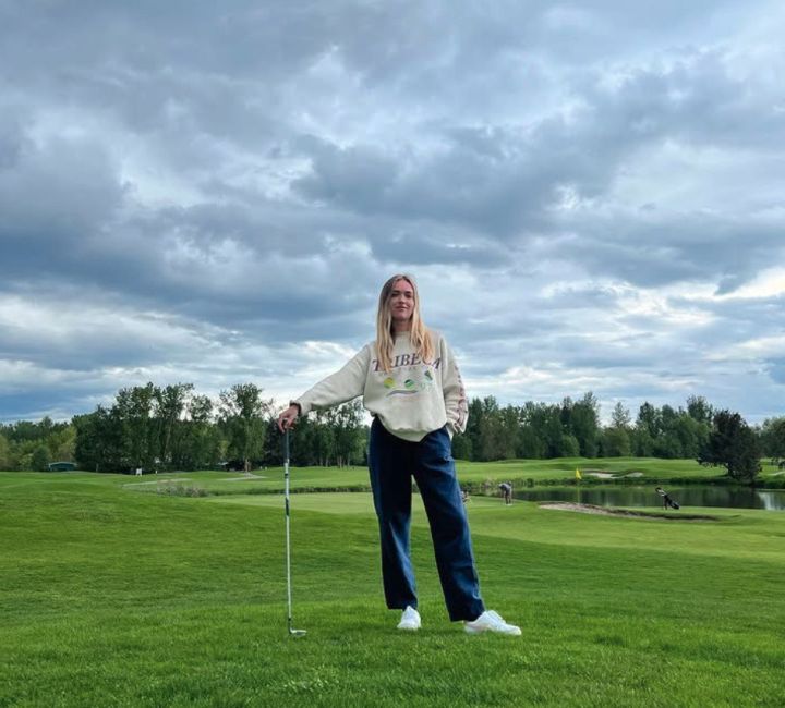Where are my golfer's at? I'm not one hehe, but I can swing that club and love being outside! I'm driving the golf cart!